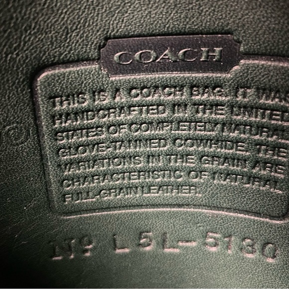 🦋 Coach Green Station Bag. - Picture 14 of 15